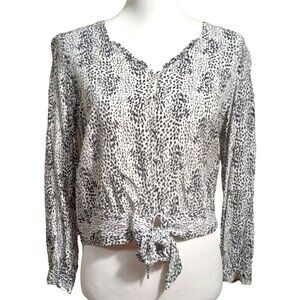 Velvet Heart Black and White Patterned Blouse Tie at Waist Button at Fro…